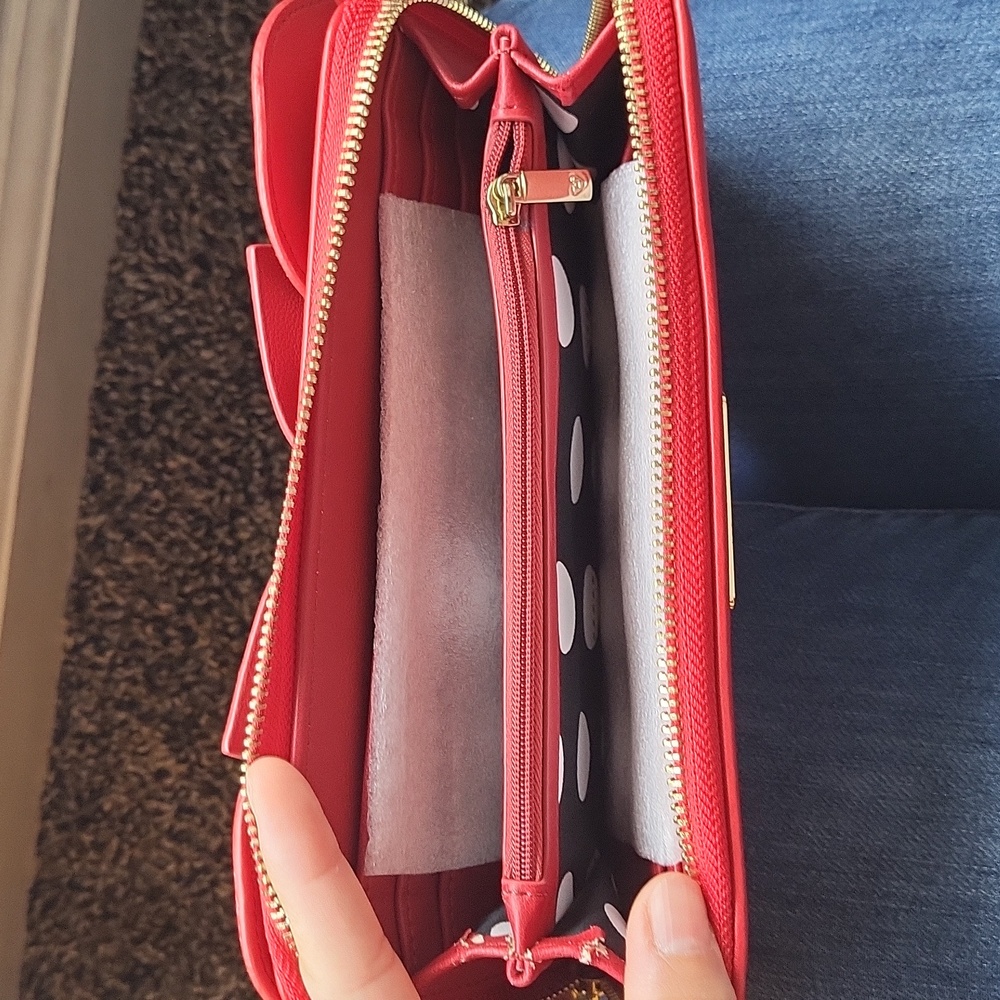 Red Minnie Mouse Wallet - Picture 3 of 5